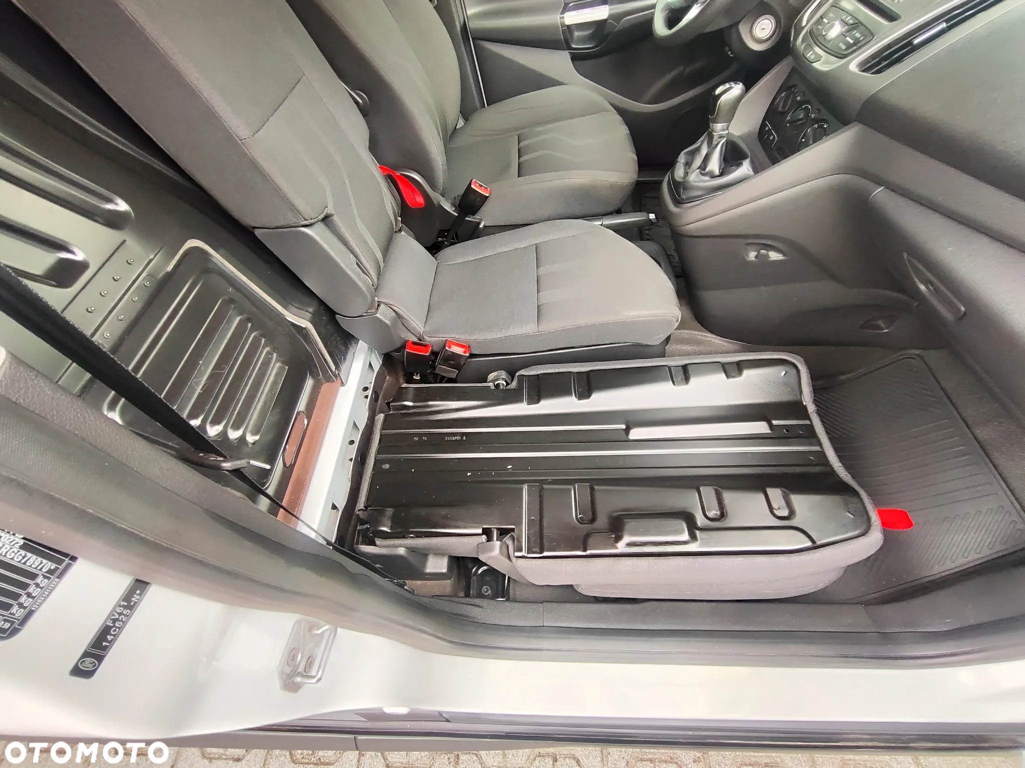 Ford Transit Connect - 13