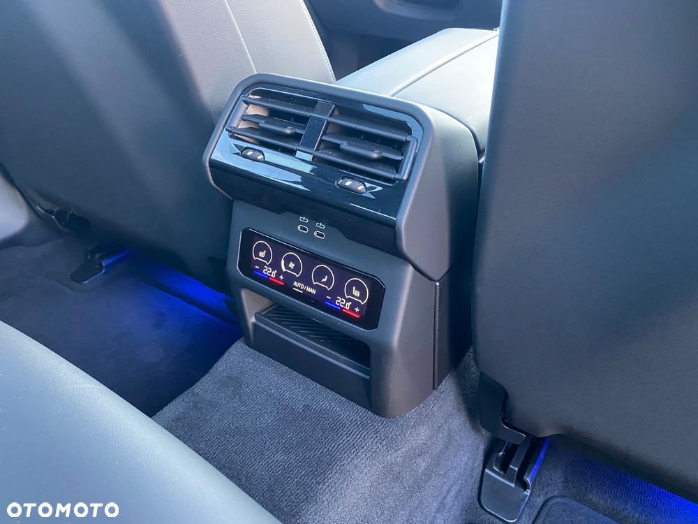 BMW Seria 5 520d xDrive - 28