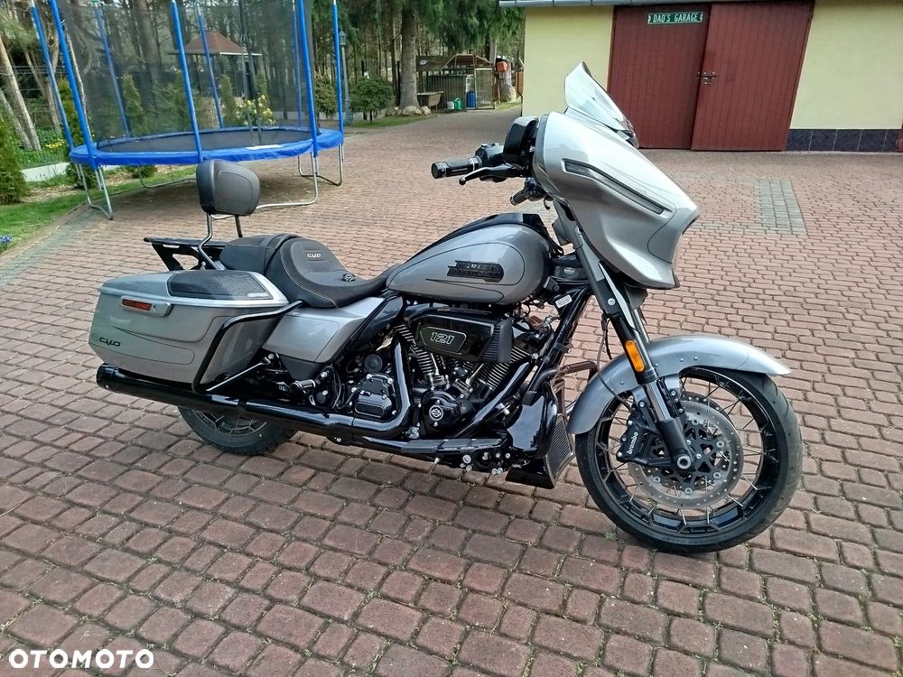 Harley-Davidson Touring Street Glide - 19