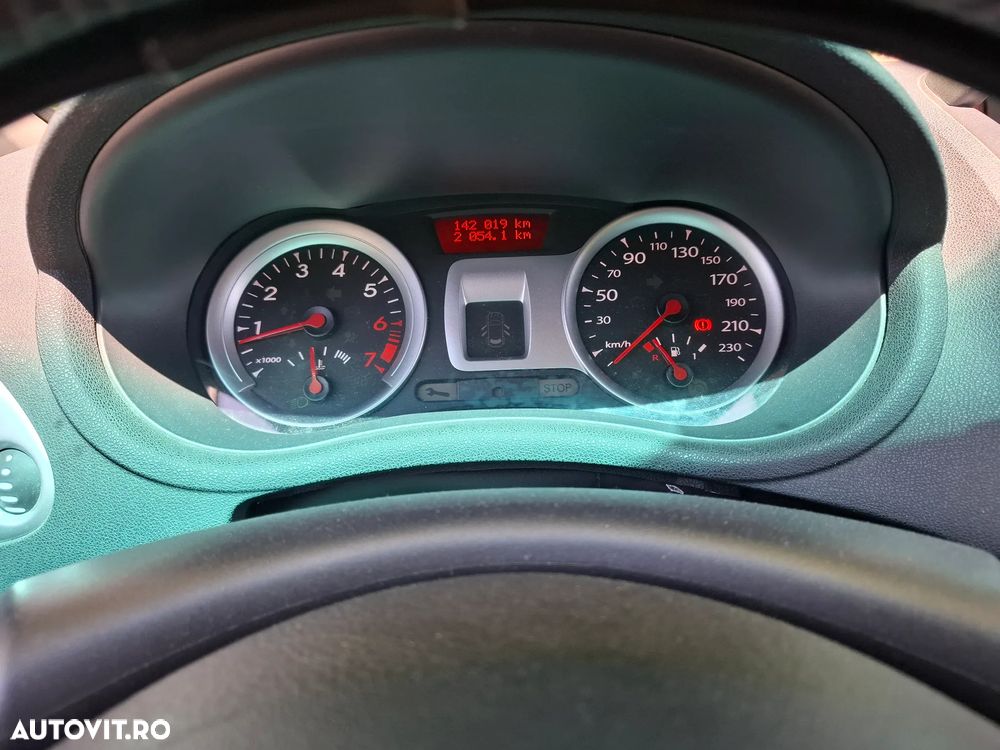 Renault Clio III 1.4 16V Dynamique - 7