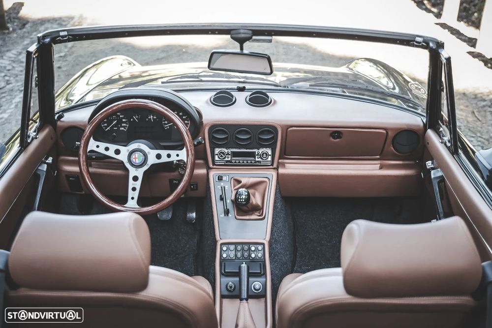 Alfa Romeo Spider 1.6 - 22