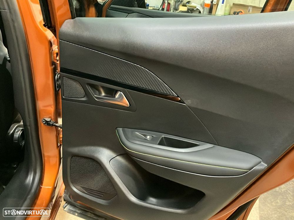 Peugeot 2008 1.2 PureTech GT - 24