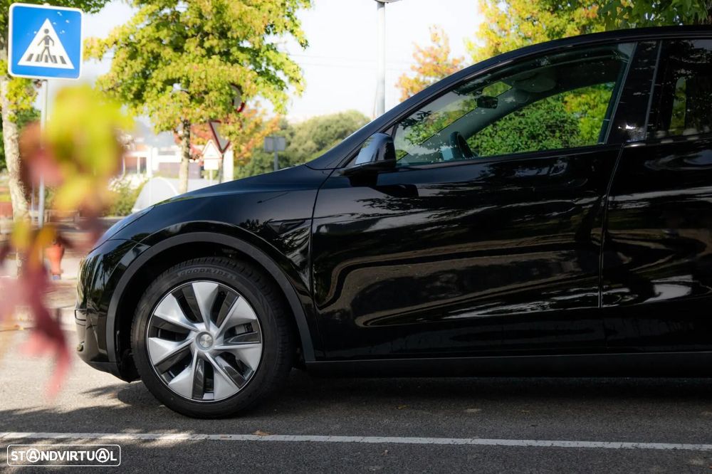 Tesla Model Y RWD - 55
