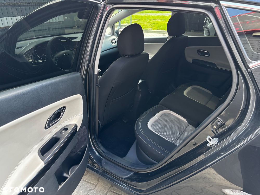 Kia Ceed - 12