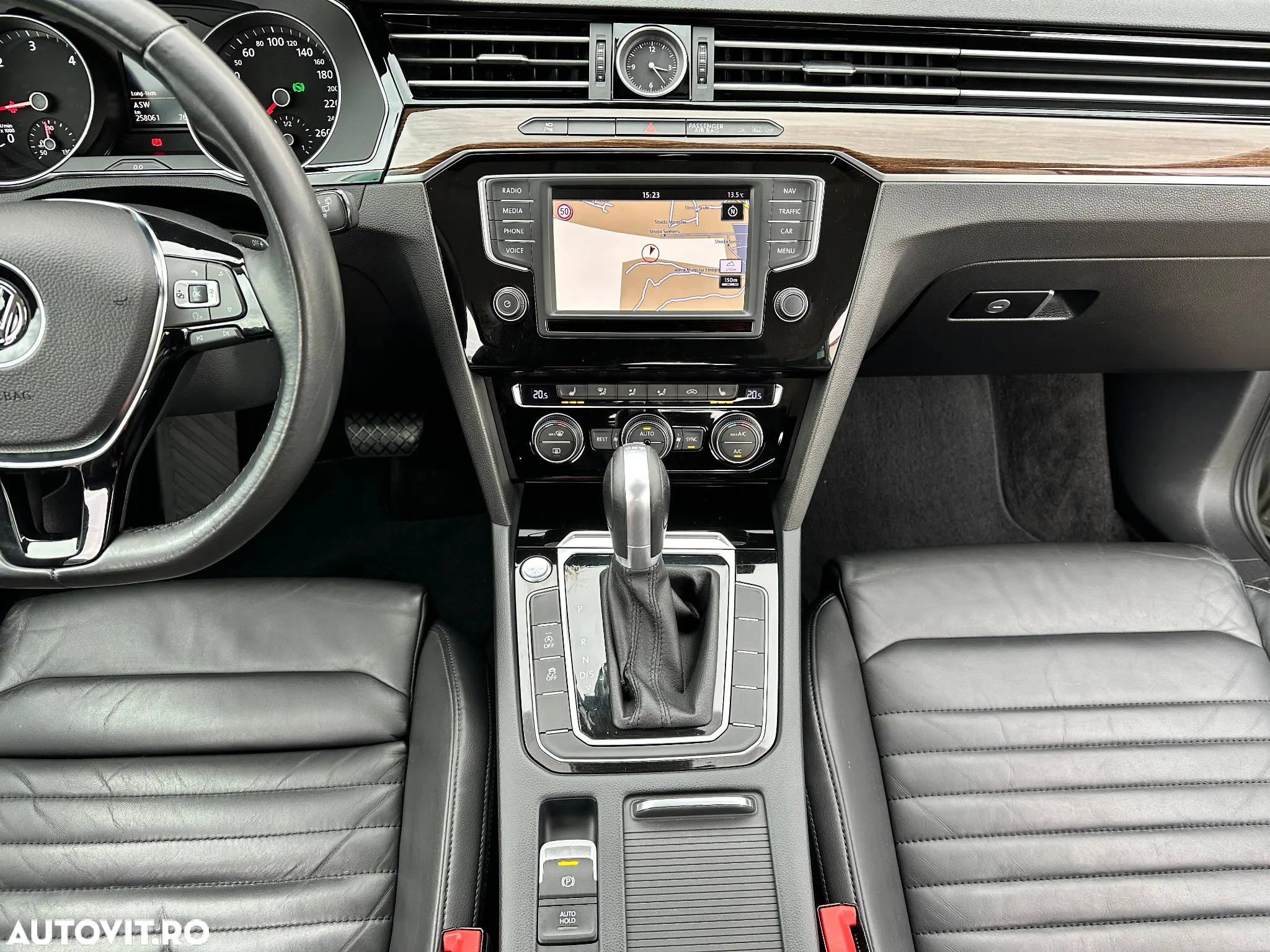 Volkswagen Passat Variant 2.0 TDI DSG Highline - 13