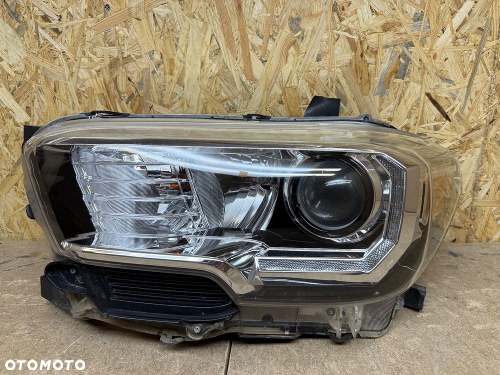 LAMPA LEWA SOCZEWKA LED TOYTOA TACOMA - 22