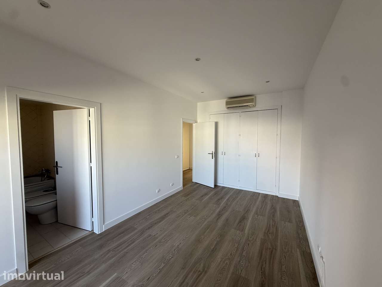 Apartamento T4 com varanda e garagem em Oeiras - Grande imagem: 4/14