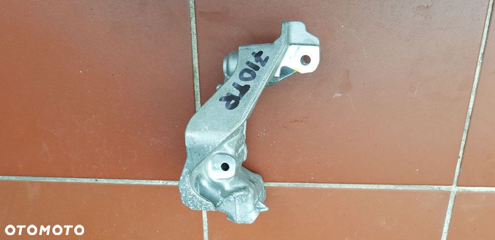 Łapa mocowanie alternatora Trafic 2,0 DCI M9R710 nr 117102877R - 4