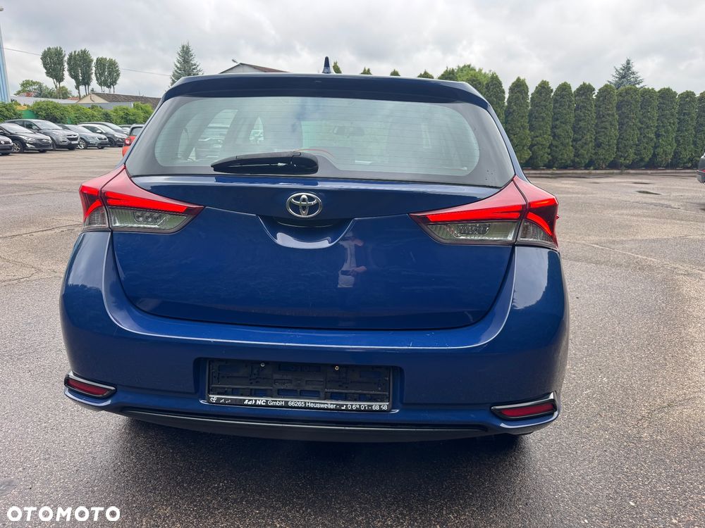 Toyota Auris 1.33 Dual-VVT-i Design Edition - 8