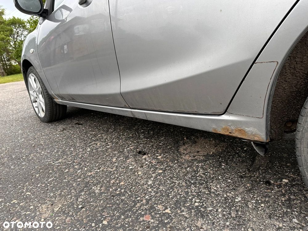 Mazda 2 - 7