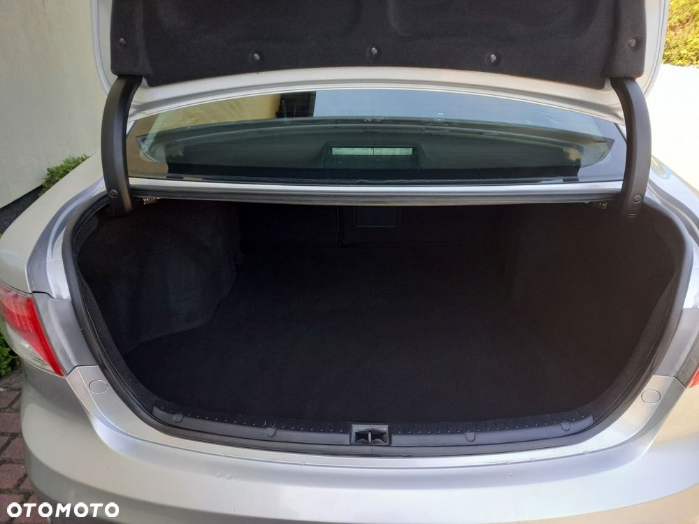 Toyota Avensis 1.8 Premium - 15