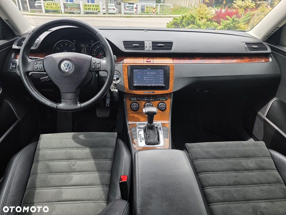 Volkswagen Passat - 27
