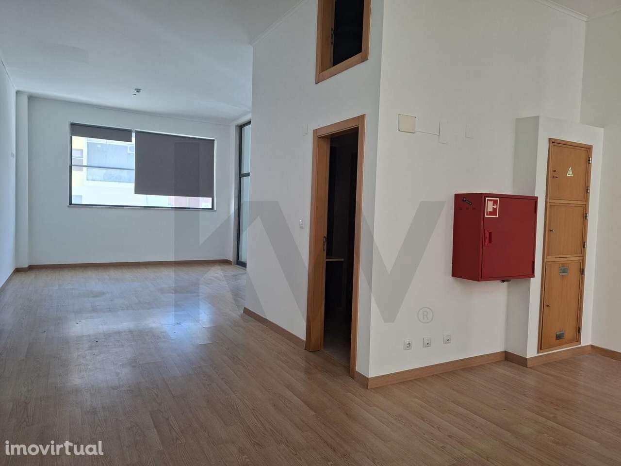 Loja em Santo António dos Cavaleiros - O espaço certo para fazer cresc - Grande imagem: 4/18