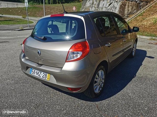 Renault Clio 1.2 16V Confort - 4