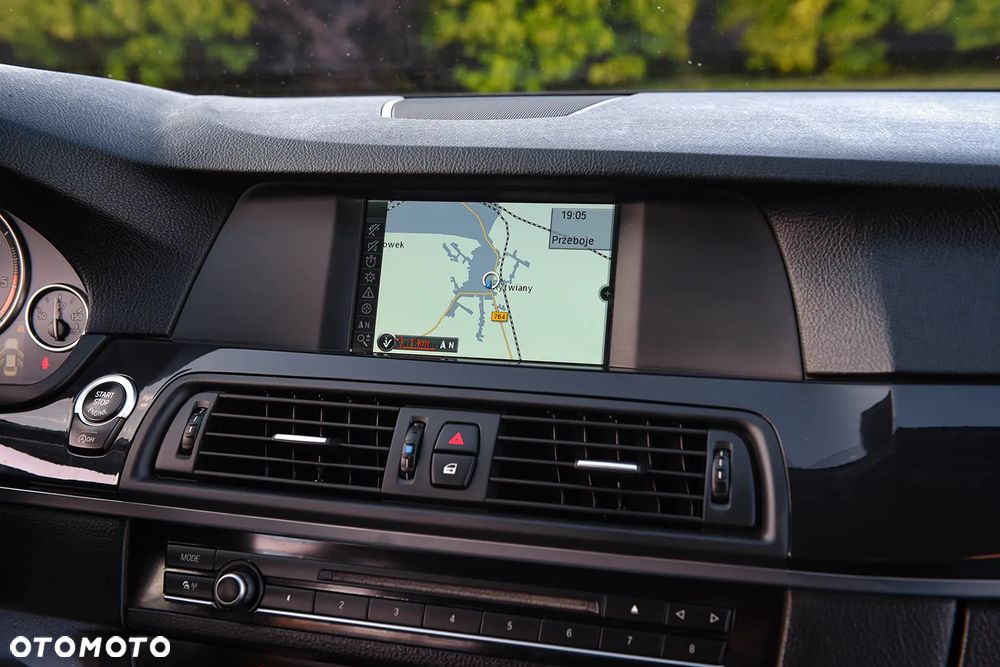 BMW Seria 5 520d - 28