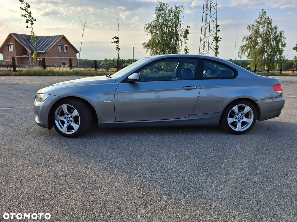 BMW Seria 3 320i - 4