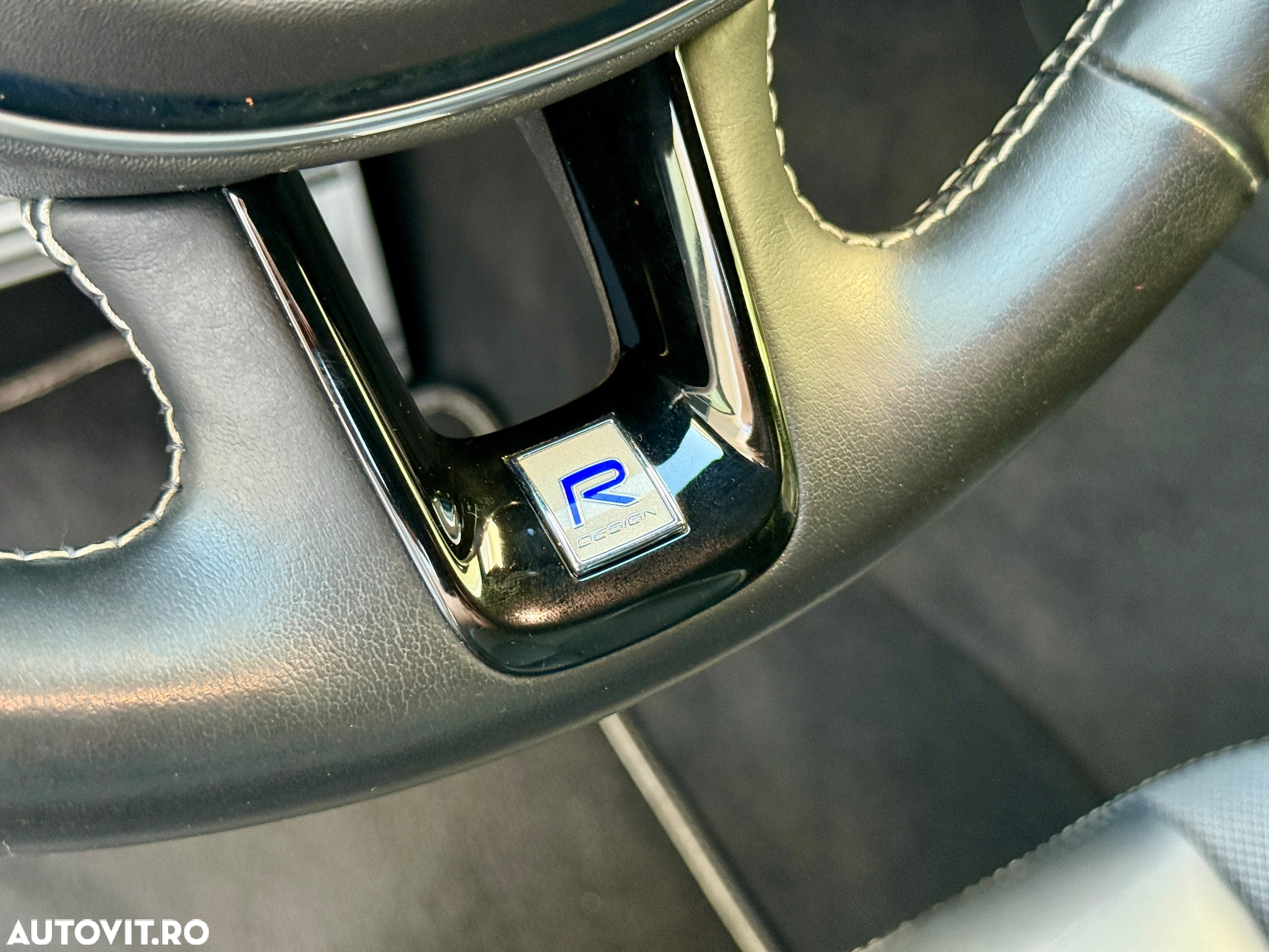 Volvo XC 60 Recharge T8 Twin Engine eAWD R-Design - 40