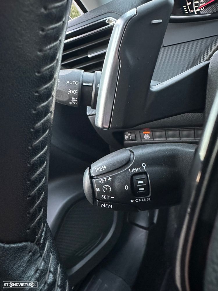 Peugeot 2008 PureTech 130 EAT8 Active - 14