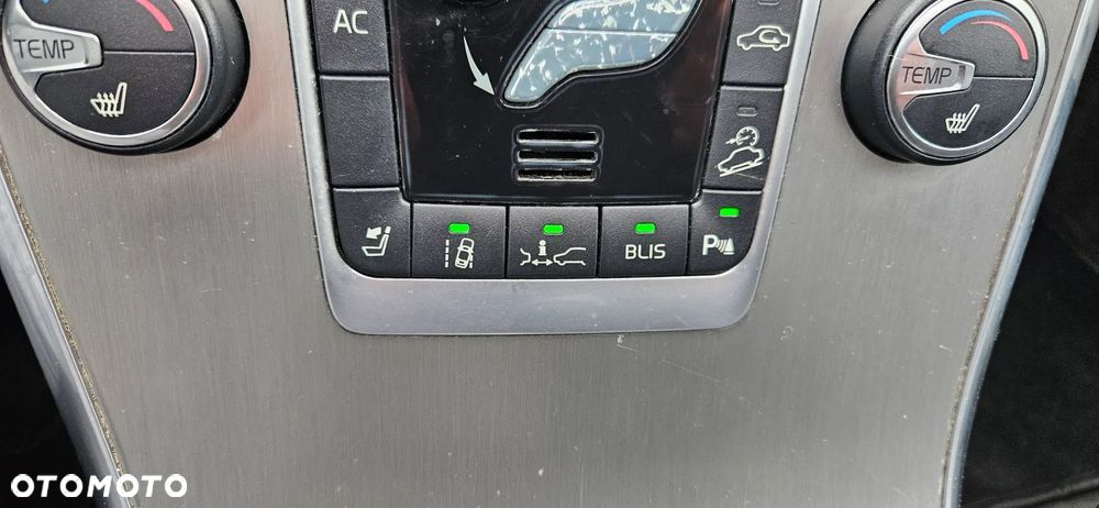 Volvo XC 60 D5 AWD Geartronic Summum - 36