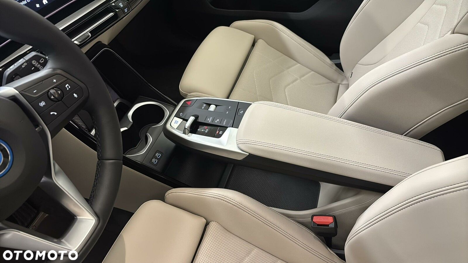 BMW iX1 - 16