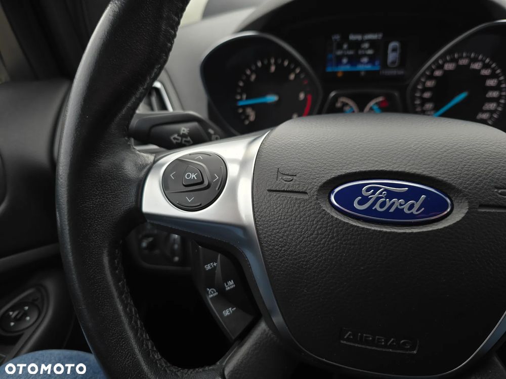 Ford Kuga 2.0 TDCi 2x4 Titanium - 31