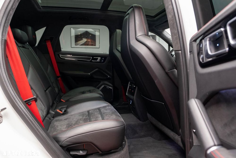 Porsche Cayenne GTS Tiptronic S - 12