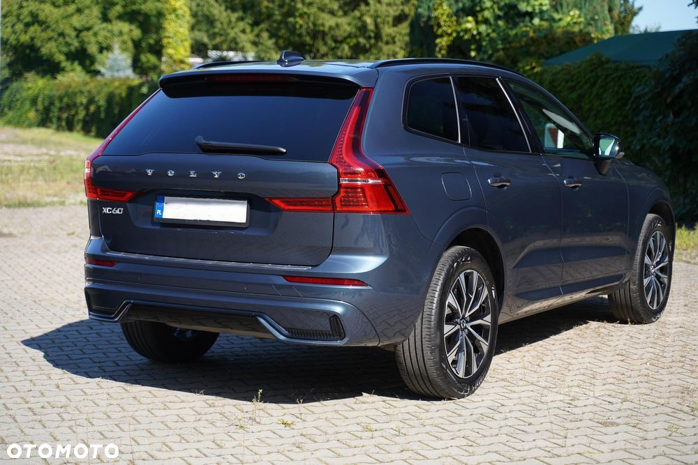 Volvo XC 60 B5 B AWD Plus Dark - 5