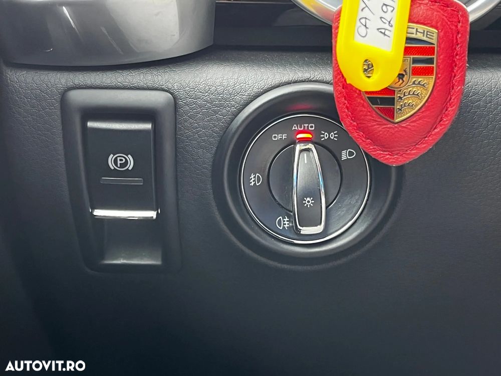 Porsche Cayenne - 21