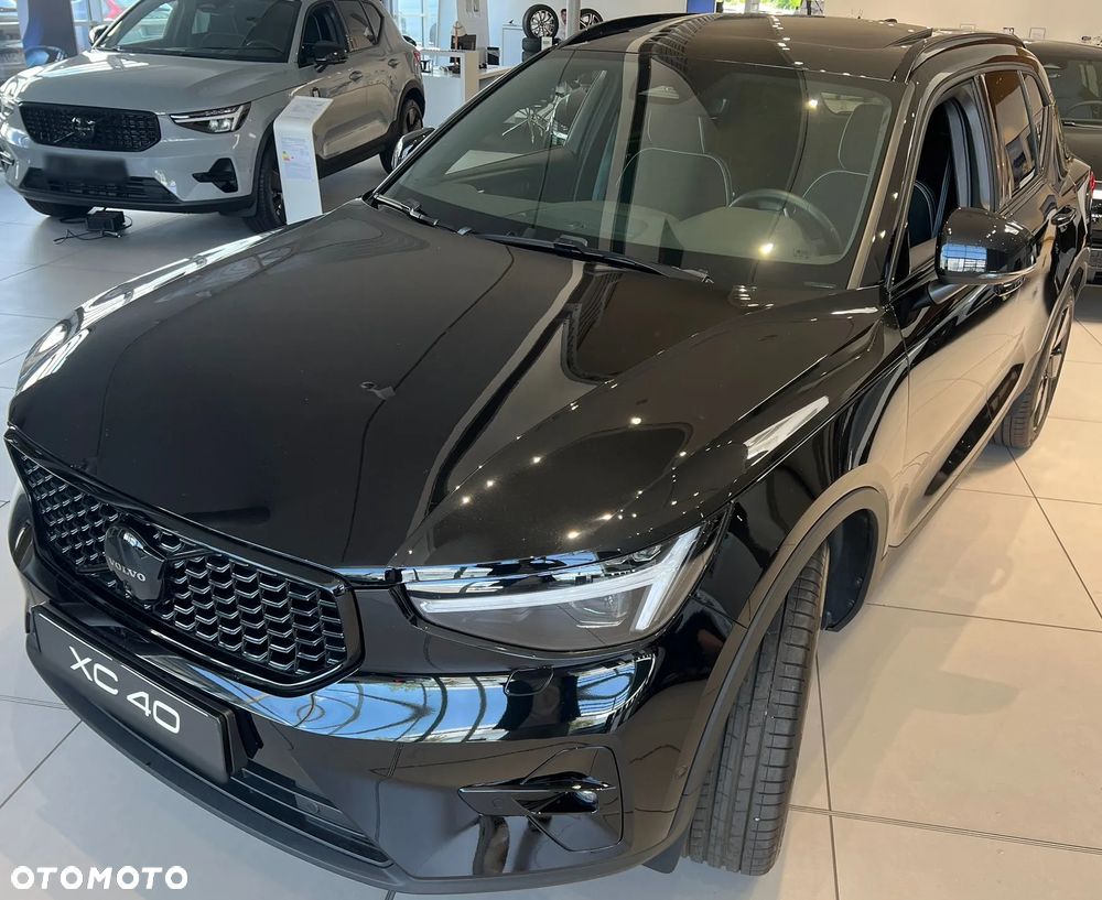 Volvo XC 40 B4 B DKG Ultra Black Edition - 33