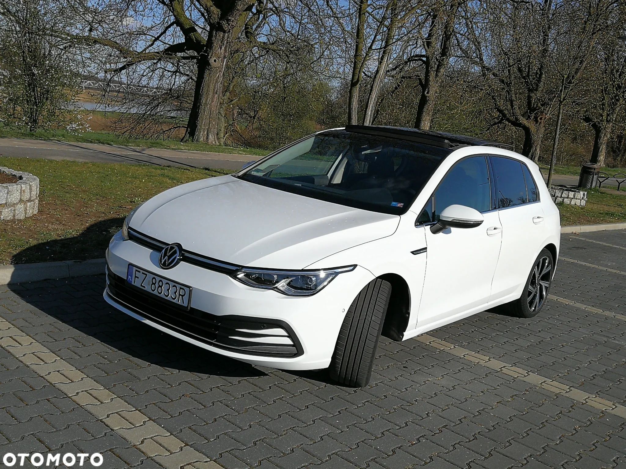 Volkswagen Golf - 1
