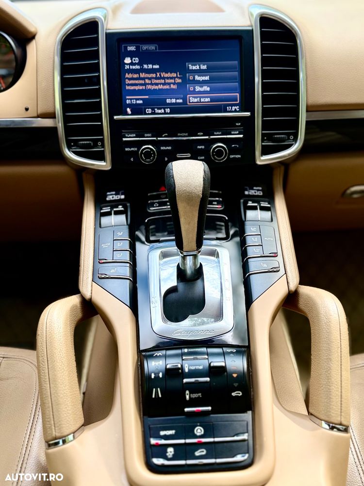 Porsche Cayenne 3.0 L V6 - 23