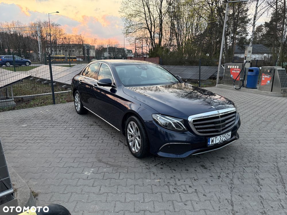 Mercedes-Benz Klasa E 220 d 4-Matic 9G-TRONIC - 2