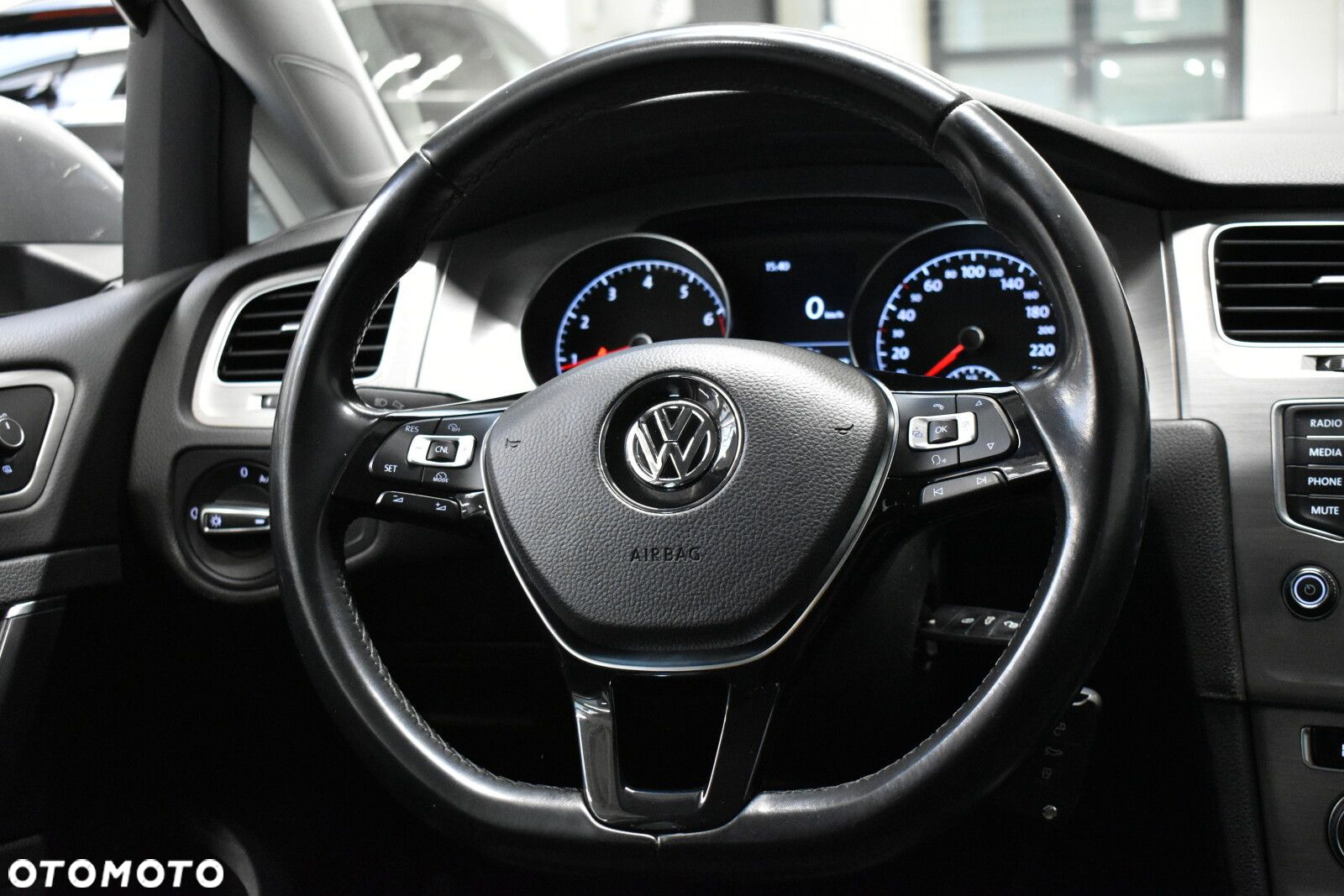 Volkswagen Golf VII 1.4 TSI BMT Comfortline - 9