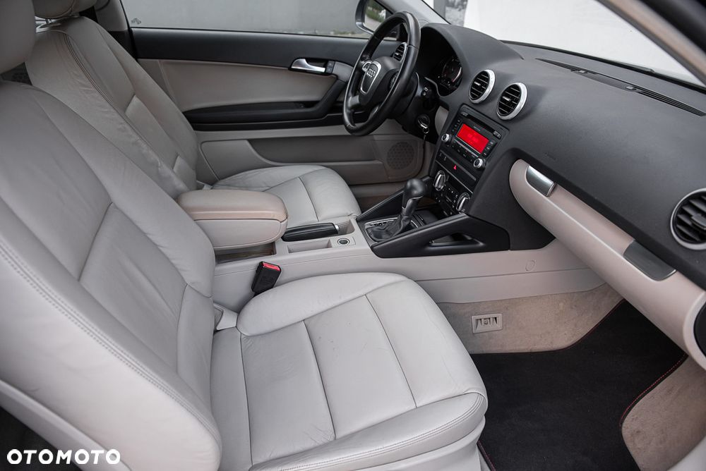 Audi A3 3-drzwiowe 1.6 TDI DPF S tronic Attraction - 23