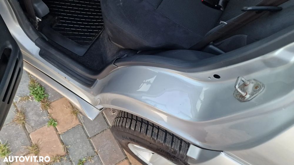 Suzuki Grand Vitara 2.0 TD Comfort - 10