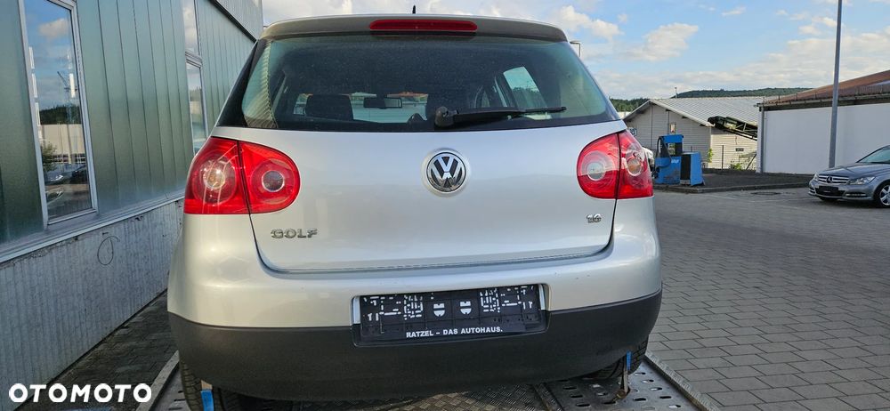 Volkswagen Golf 1.6 Comfortline DSG - 6