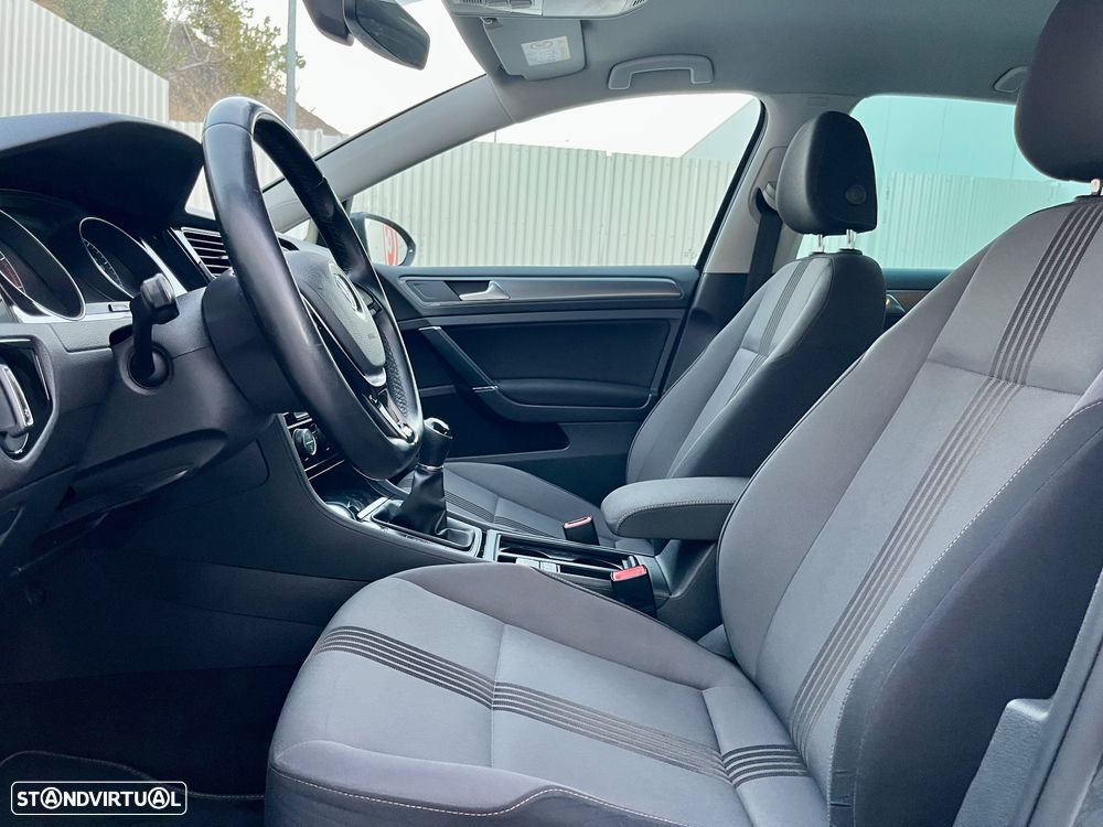 VW Golf - 27