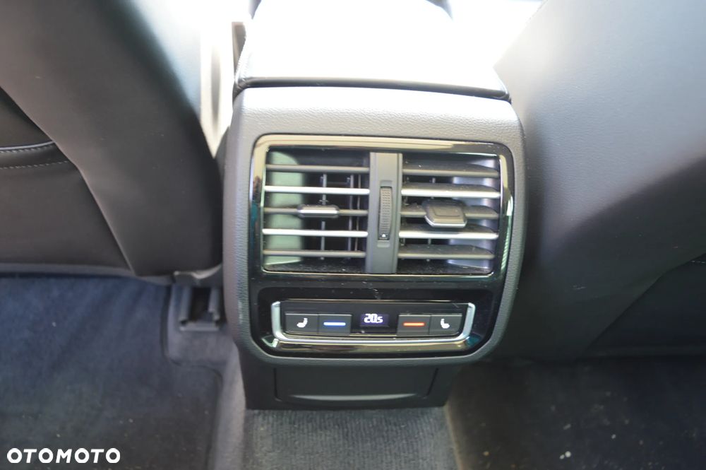 Volkswagen Passat 2.0 TDI Bi-Turbo BMT 4Mot Highline DSG - 20