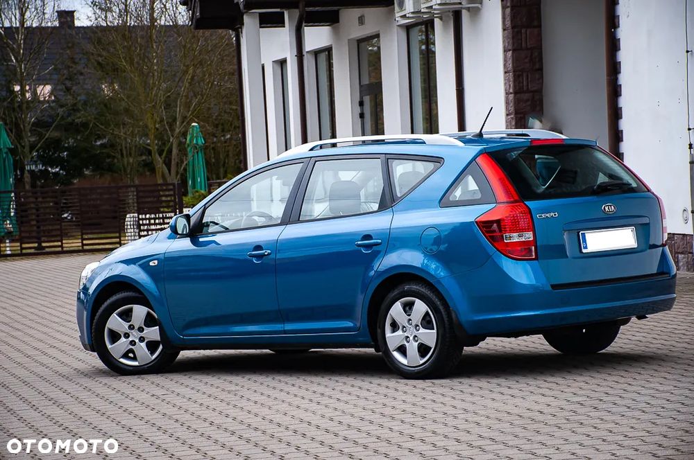 Kia Ceed 1.4 CVVT Dream-Team Edition - 15