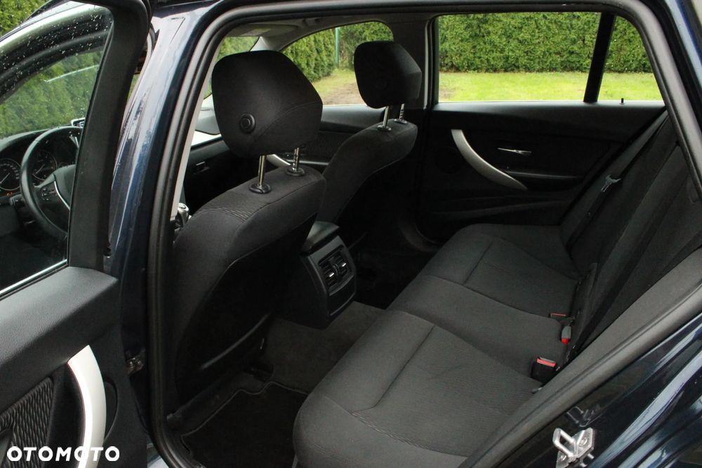 BMW Seria 3 320d Efficient Dynamics Edition - 12