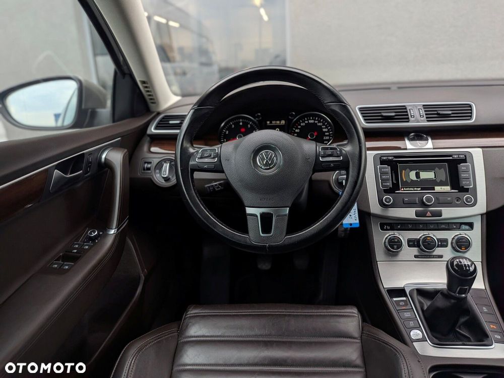 Volkswagen Passat 1.4 TSI BMT Highline - 14