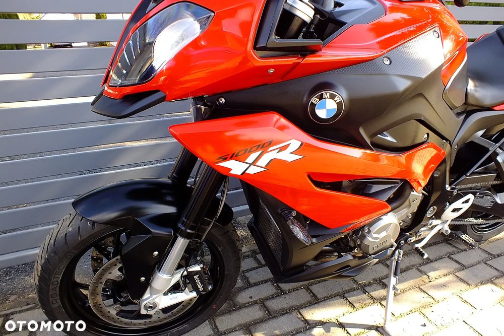 BMW XR - 9
