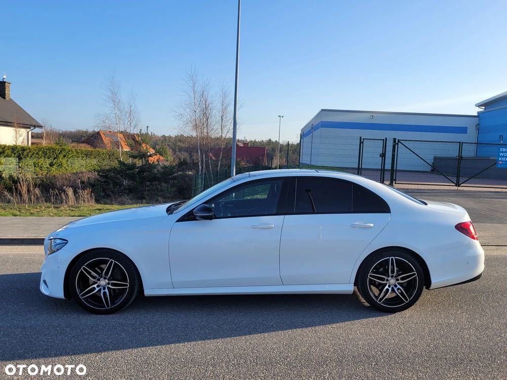 Mercedes-Benz Klasa E 220 d 4-Matic 9G-TRONIC - 4