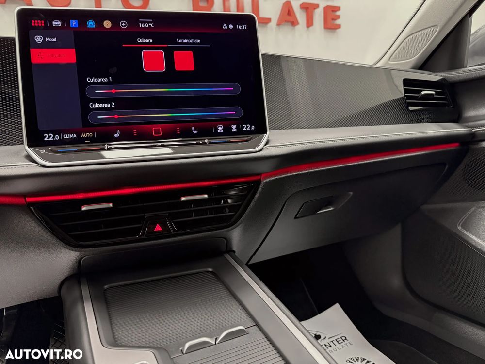 Volkswagen Passat 1.5 eTSI DSG MHEV Business - 39
