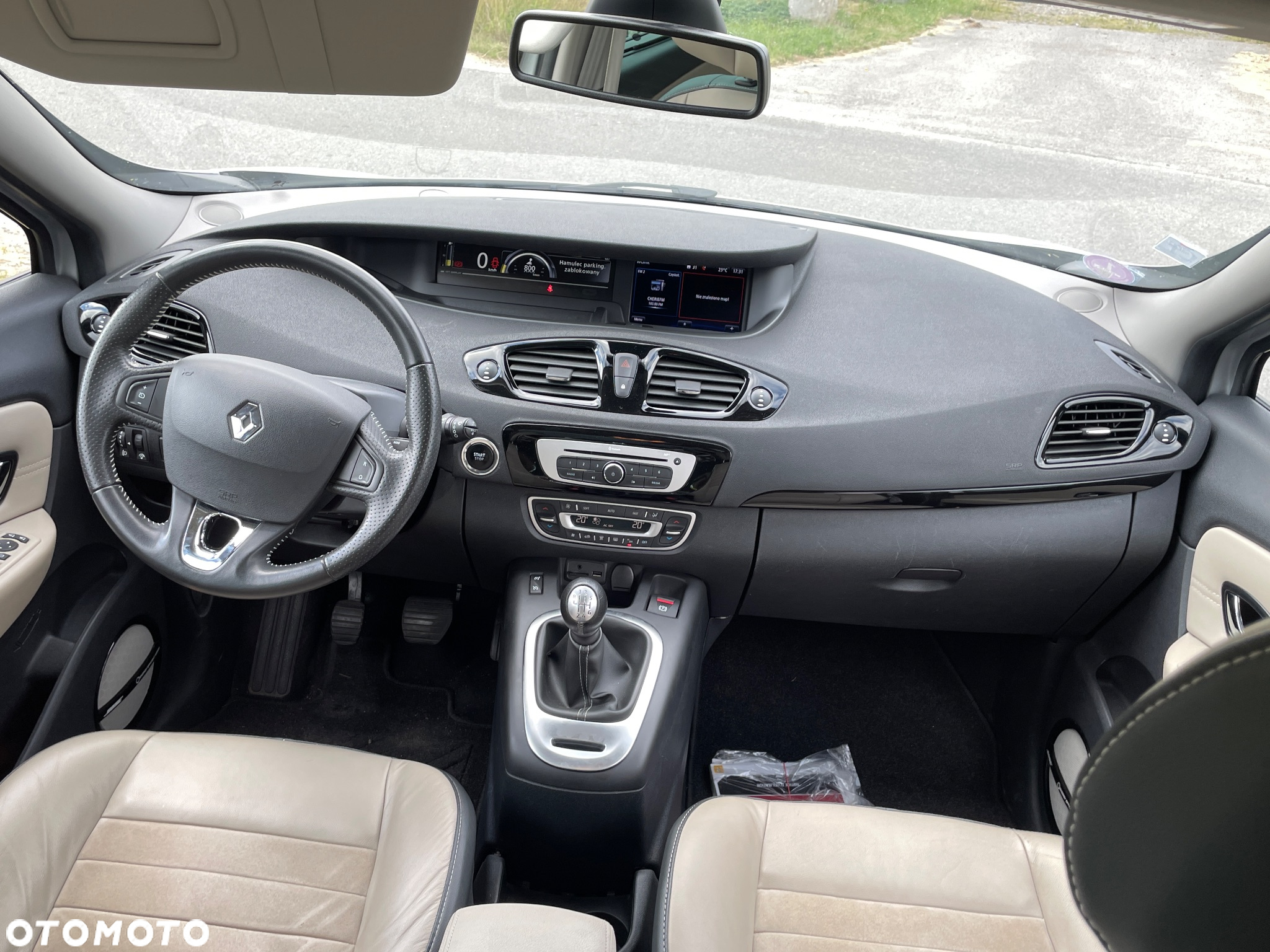 Renault Grand Scenic ENERGY TCe 130 S&S Bose Edition - 14