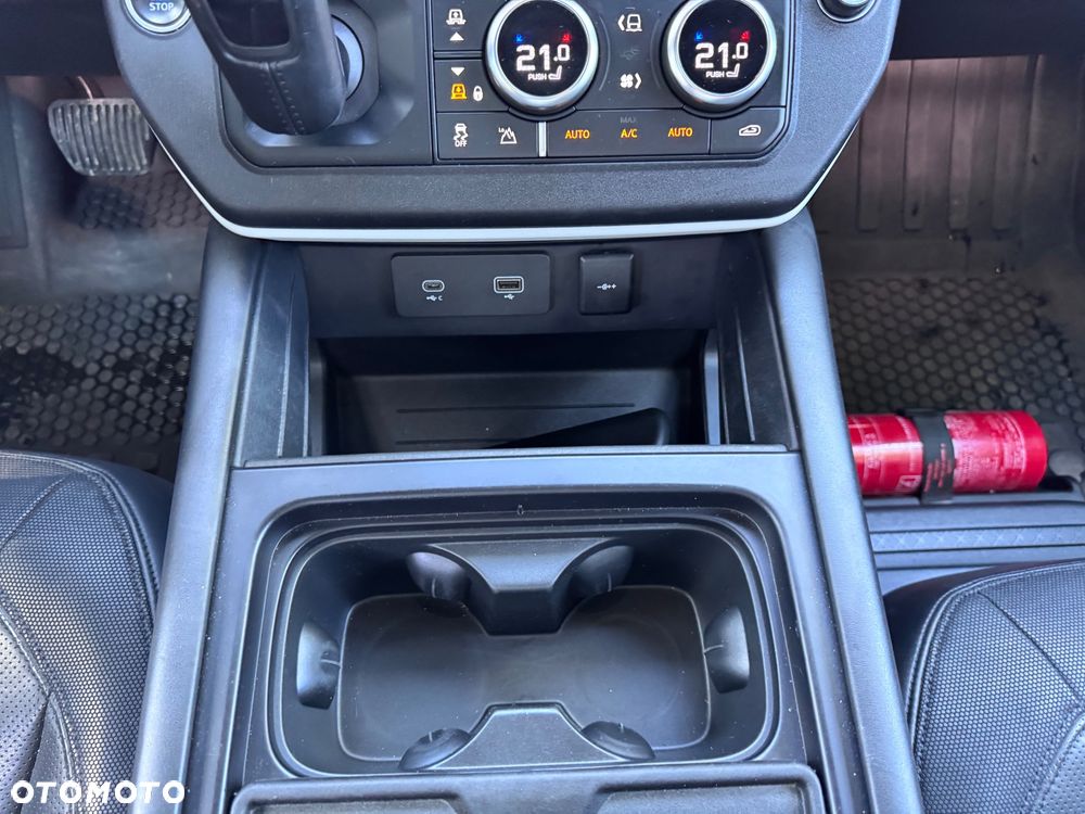 Land Rover Defender 3.0 P400 mHEV X-Dynamic HSE - 21