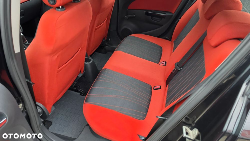 Opel Corsa 1.4 16V Sport - 11