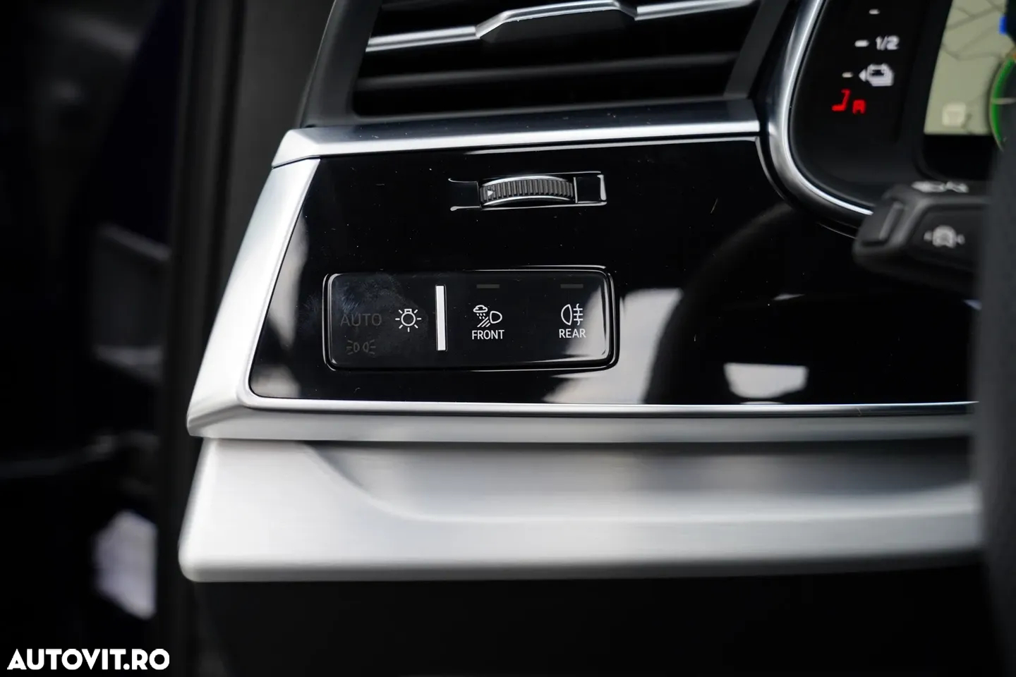 Audi Q7 55 TFSI e quattro Tiptronic PHEV S Line - 12