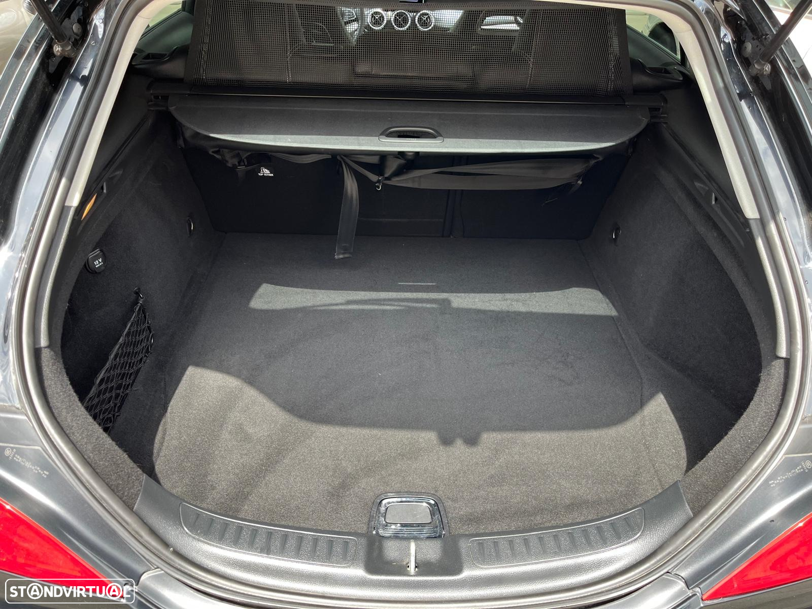 Mercedes-Benz CLA 200 Shooting Brake d Peak Edition - 10