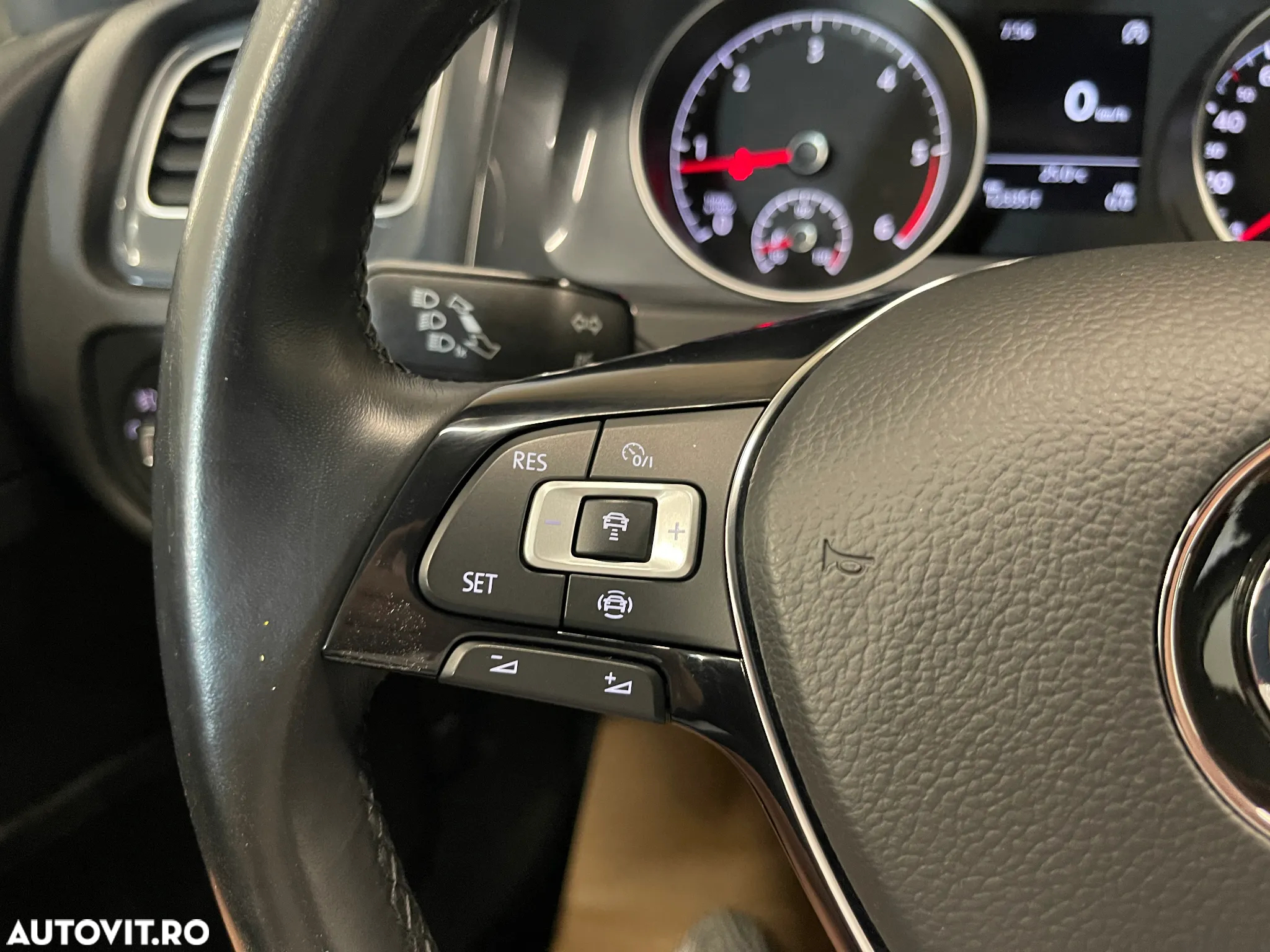 Volkswagen Golf 1.6 TDI Comfortline - 19